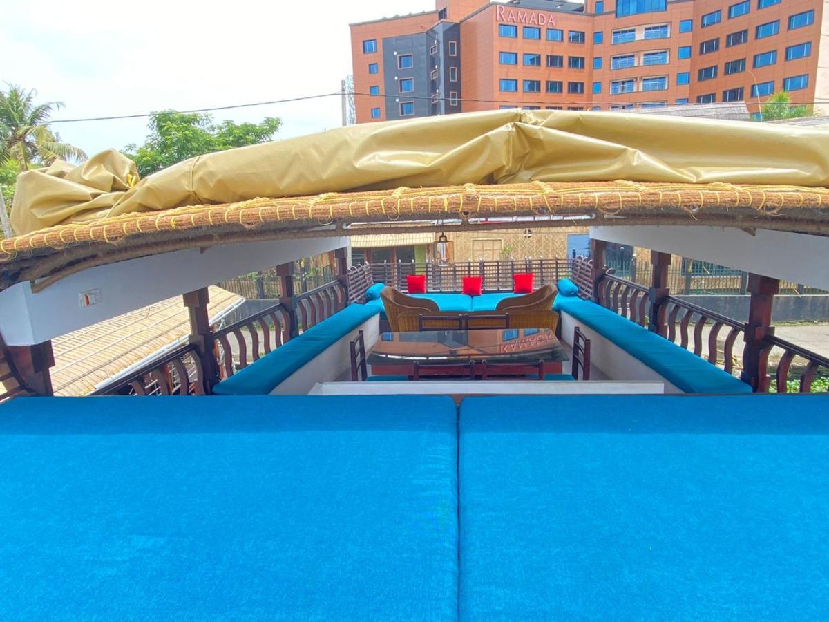 Hotel Why Not Houseboat Alappuzha Esterno foto