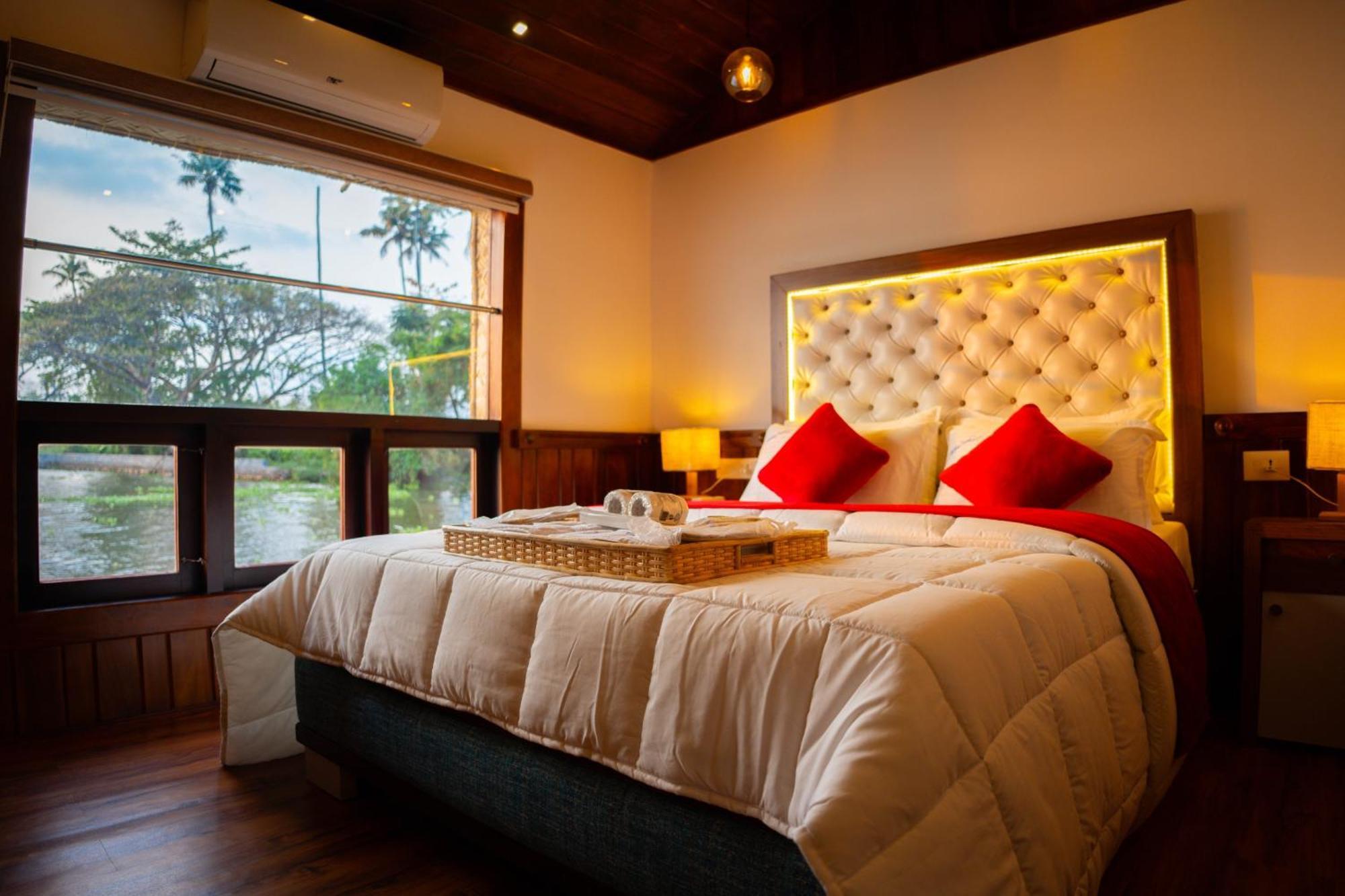 Hotel Why Not Houseboat Alappuzha Esterno foto