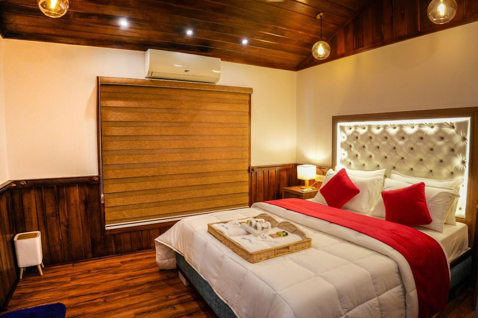 Hotel Why Not Houseboat Alappuzha Esterno foto