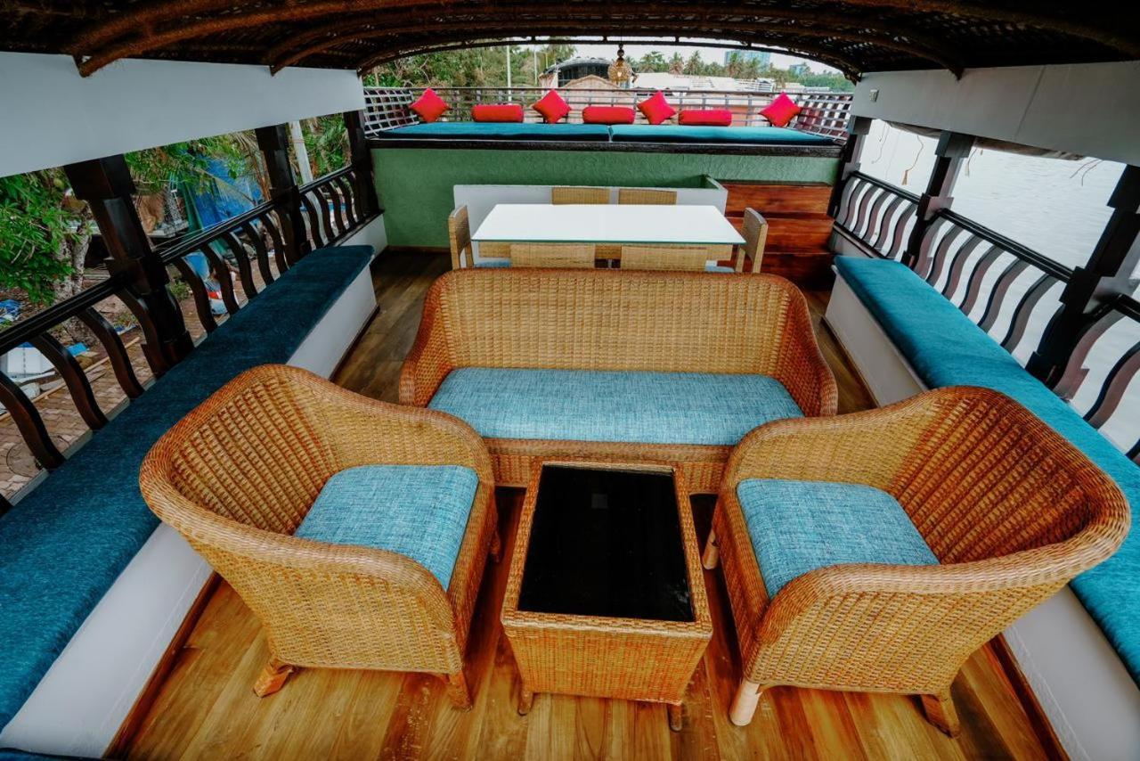 Hotel Why Not Houseboat Alappuzha Esterno foto