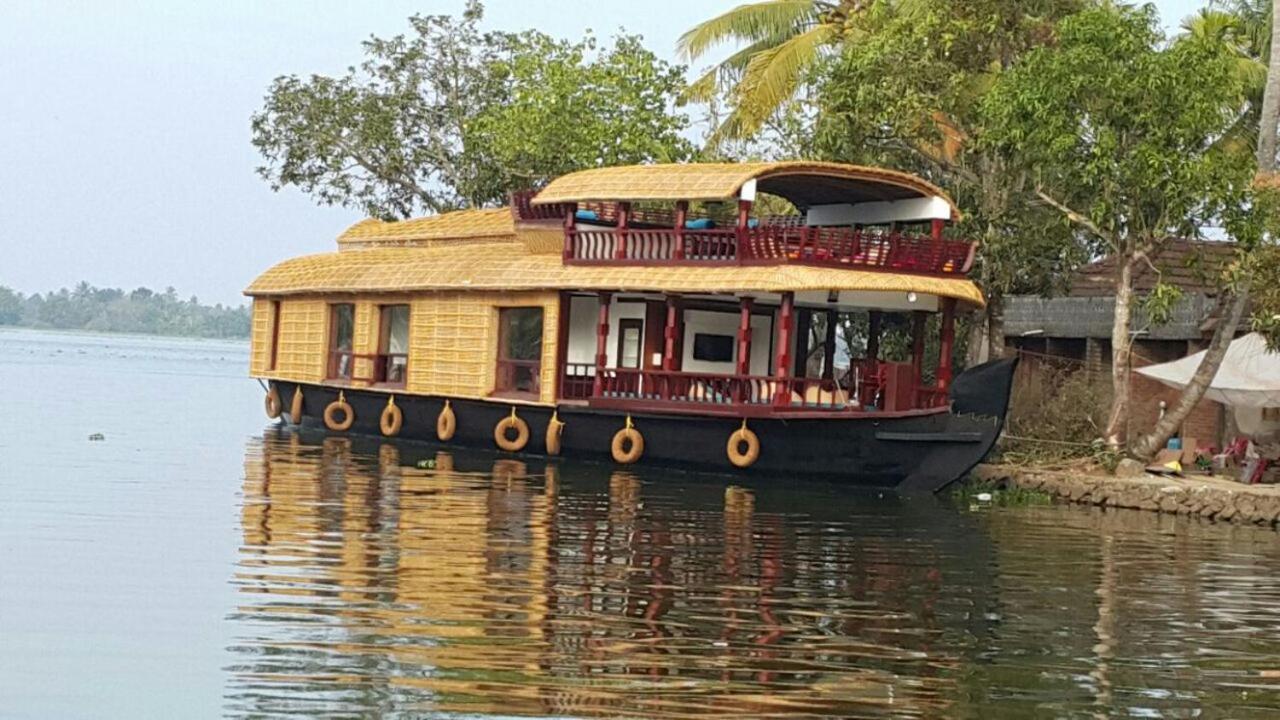 Hotel Why Not Houseboat Alappuzha Esterno foto